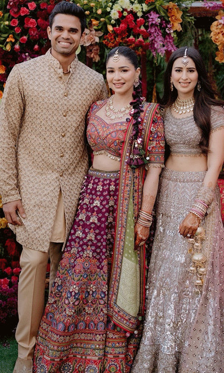 Sara Tendulkar posts unseen wedding photos of Arjun and Saaniya