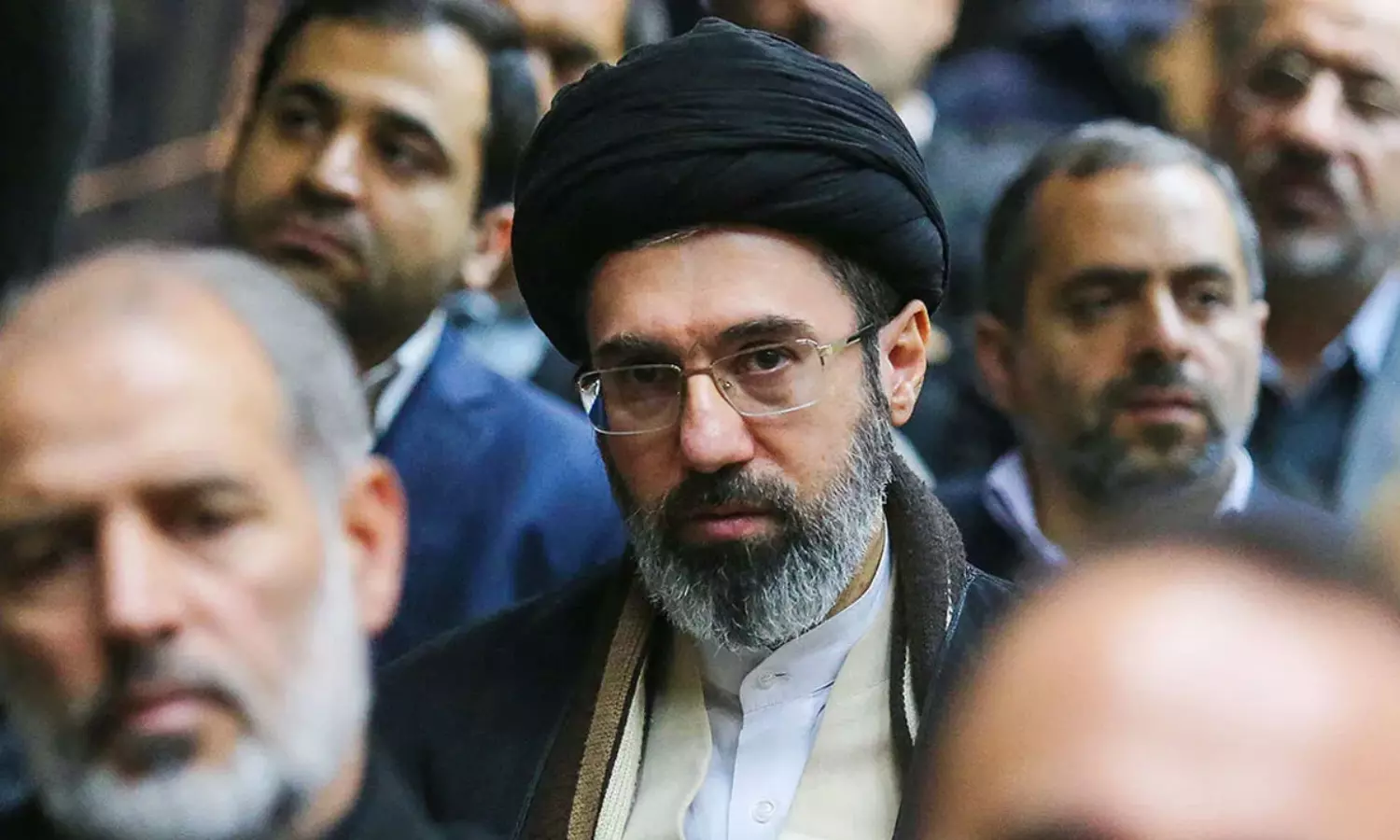 మొజ్తాబా ఖమేనీ కోమాలో ఉన్నారా? ఎవరు చెబుతున్నారు ఇదంతా?