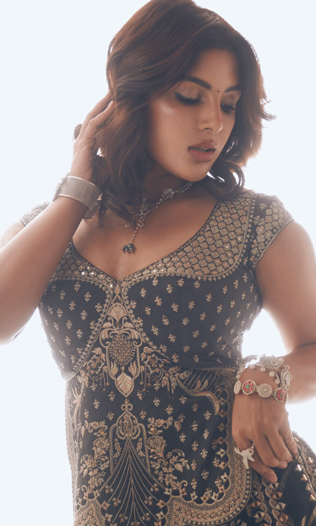 Samyuktha Stuns in Regal Black and Gold Lehenga with Ethnic Elegance