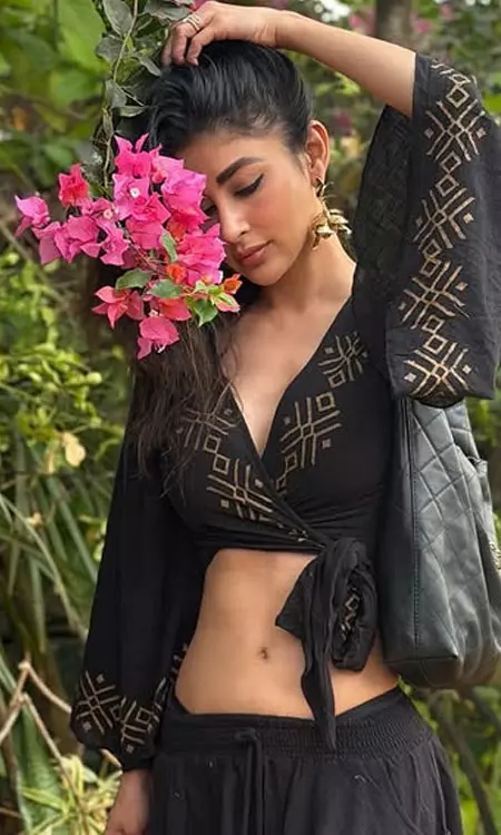 Mouni Roy Stuns in Elegant Black Ethnic Fusion Look