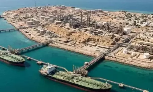 ఇరాన్ ఆర్థిక నాడిపై క్షిపణి గురి!.. ట్రంప్ రెడ్ లైన్ దాటితే చమురు బావులూ బూడిదేనా?