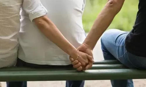 వివాహేతర డేటింగ్ యాప్‌ల వైపు భారతీయులు… 40 లక్షల మంది వినియోగదారులు