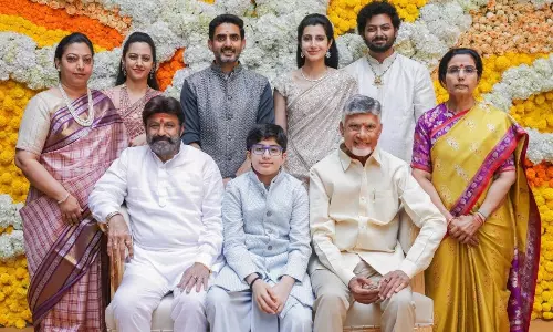 దోతీ క‌ట్టిన మ‌న‌వ‌డు దేవాన్ష్‌.. తాత‌లు CBN-NBK ఆశీస్సులు