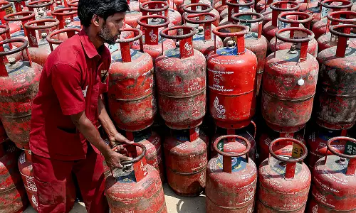 గ్యాస్ కొరత...కూటమి సర్కార్ క్లారిటీ