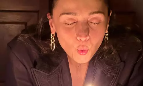 Alia Bhatt Rings in 33rd Birthday With Ranbir Kapoor and Daughter Raha