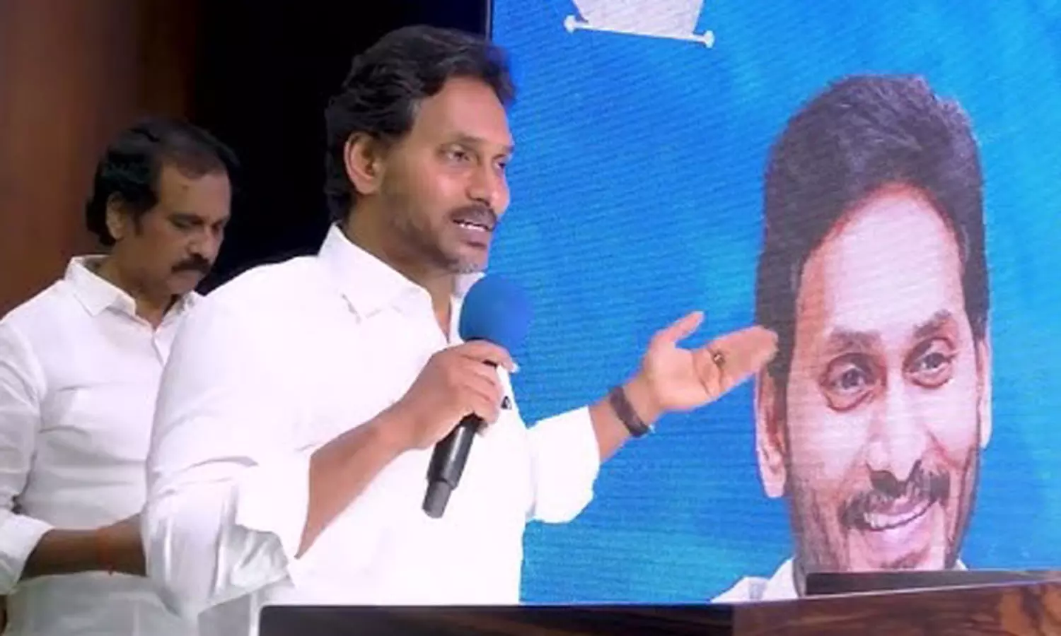 జగన్ సినిమా రిలీజ్ అప్పుడేనట ! జగన్ సినిమా రిలీజ్ అప్పుడేనట !