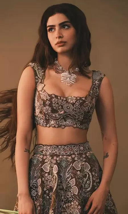 Khushi Kapoor Shines as Showstopper at Lakmé Fashion Week