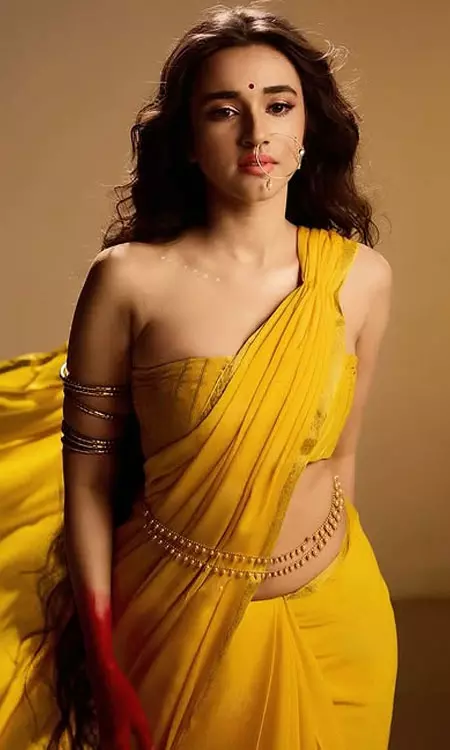 Nuveksha Style Makes You Feel the Golden Glow