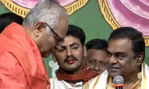 సభా మర్యాద లేదు.. స్టార్ ప్రొడ్యూసర్ పై బాబు మోహన్ ఆగ్రహం!