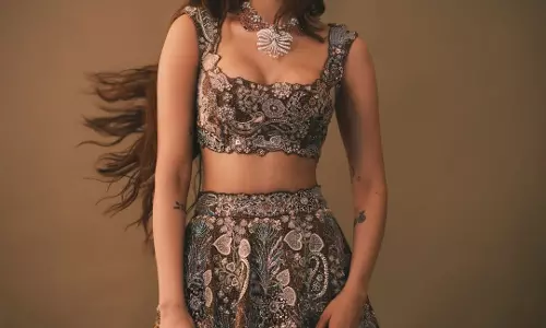 Khushi Kapoor Shines as Showstopper at Lakmé Fashion Week