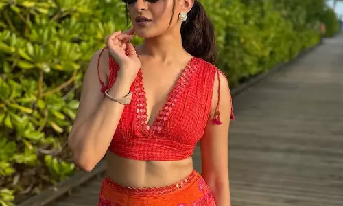 Pragya Jaiswal Shines in Sunset Hues