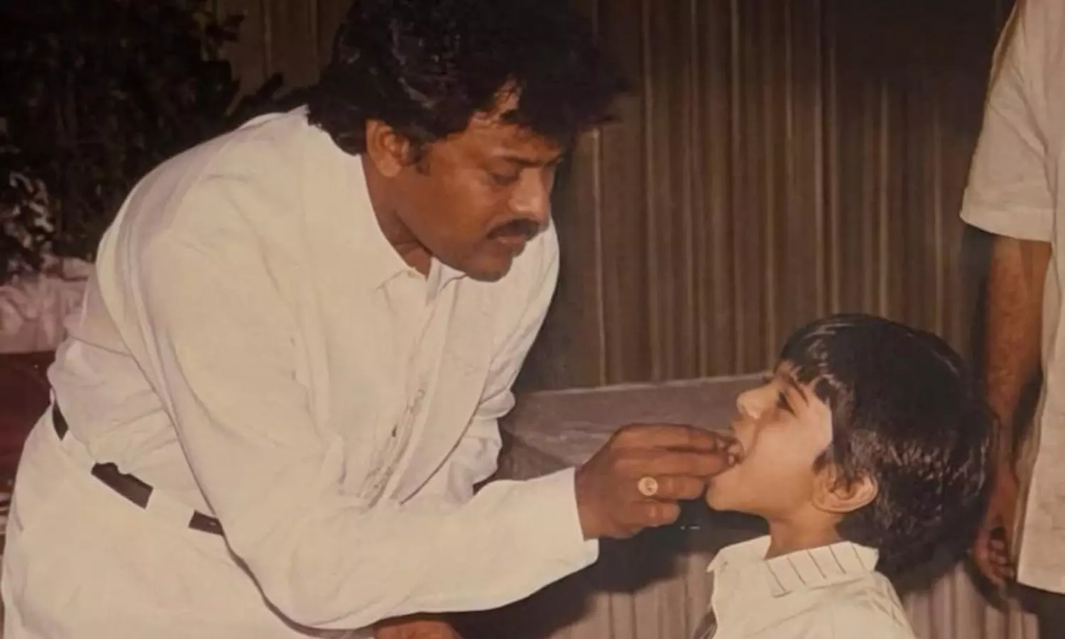 చరణ్ క్రమశిక్షణ, దైవభక్తి, విలువలు గౌరవాన్ని పెంచాయి: చిరంజీవి చరణ్ క్రమశిక్షణ, దైవభక్తి, విలువలు గౌరవాన్ని పెంచాయి: చిరంజీవి