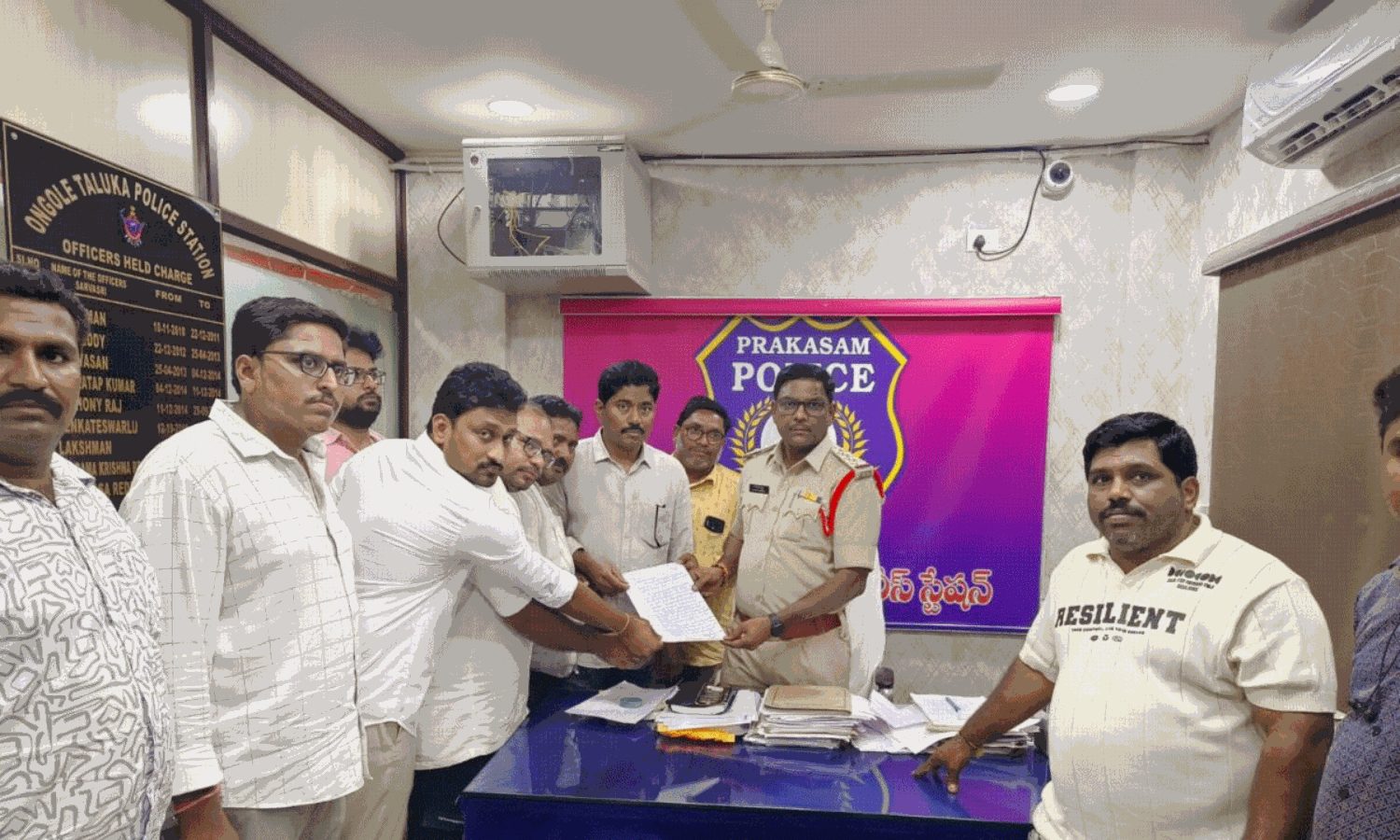 ‘‘బాలయ్యను ఎవరూ తిట్టరు.. ఎందుకంటే బాలయ్యే..’’ ఎంత మాట! ‘‘బాలయ్యను ఎవరూ తిట్టరు.. ఎందుకంటే బాలయ్యే..’’ ఎంత మాట!