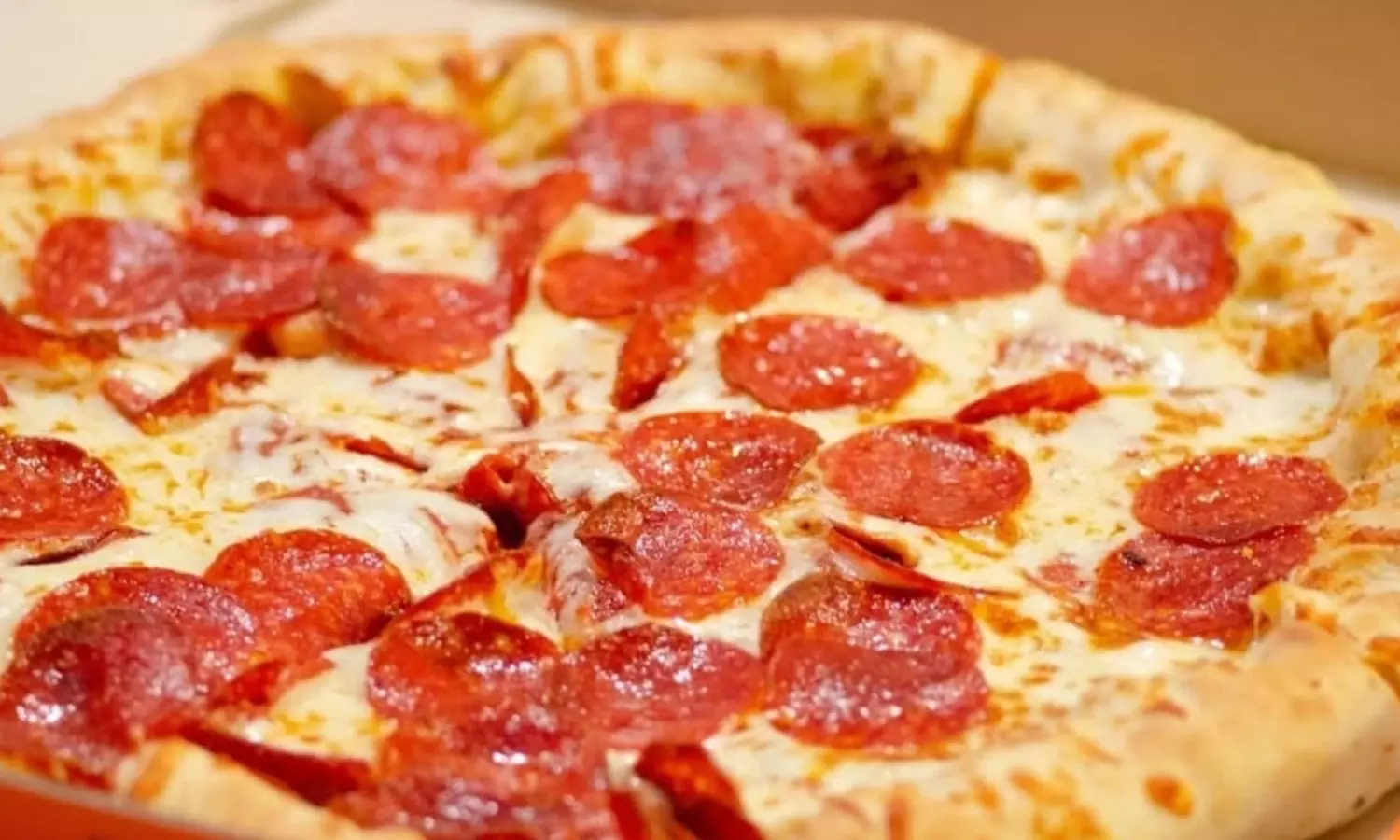 పెంటగాన్ లో పెరిగిన పిజ్జా ఆర్డర్లు.. ఈసారి అమెరికా ఏం చేస్తుందో? పెంటగాన్ లో పెరిగిన పిజ్జా ఆర్డర్లు.. ఈసారి అమెరికా ఏం చేస్తుందో?