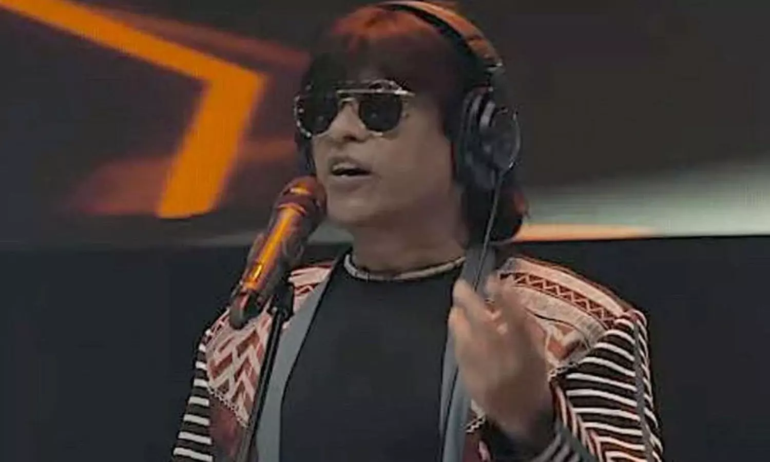 కాపీ రైట్ యాక్ట్తో పాక్ గాయకుడికి న్యాయం.. అప్పట్లో ఛాన్సే లేదు! కాపీ రైట్ యాక్ట్తో పాక్ గాయకుడికి న్యాయం.. అప్పట్లో ఛాన్సే లేదు!