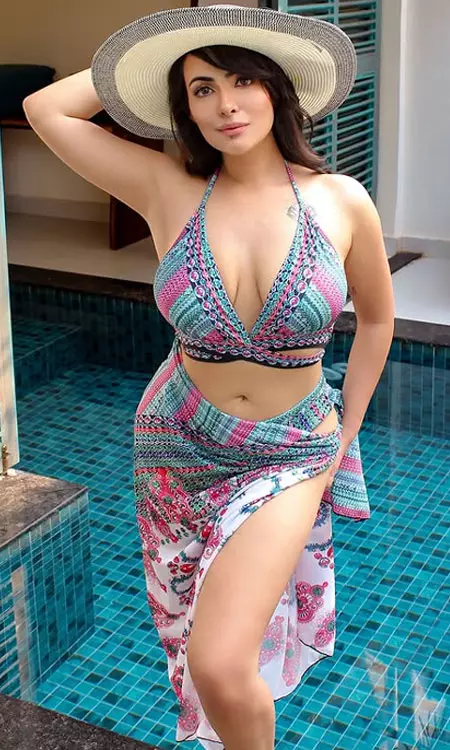 Aanchal Munjal Turns Heads With Elegance Looks