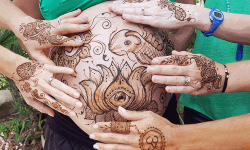 బేబీ బంప్ పై మెహిందీ.. ఈ జాగ్రత్తలు అవసరం అంటున్న నిపుణులు..