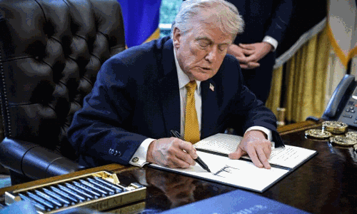 చరిత్రను తిరగరాయనున్న ట్రంప్ సంతకం