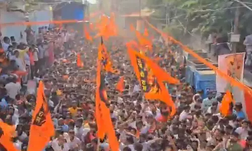 పాతబస్తీ కాషాయమయం ....రాజా సింగ్ నా మజాకా !