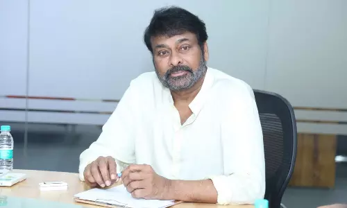 నెగెటివ్ మ‌నుషుల‌కు దూరంగా ఉండండి: చిరంజీవి