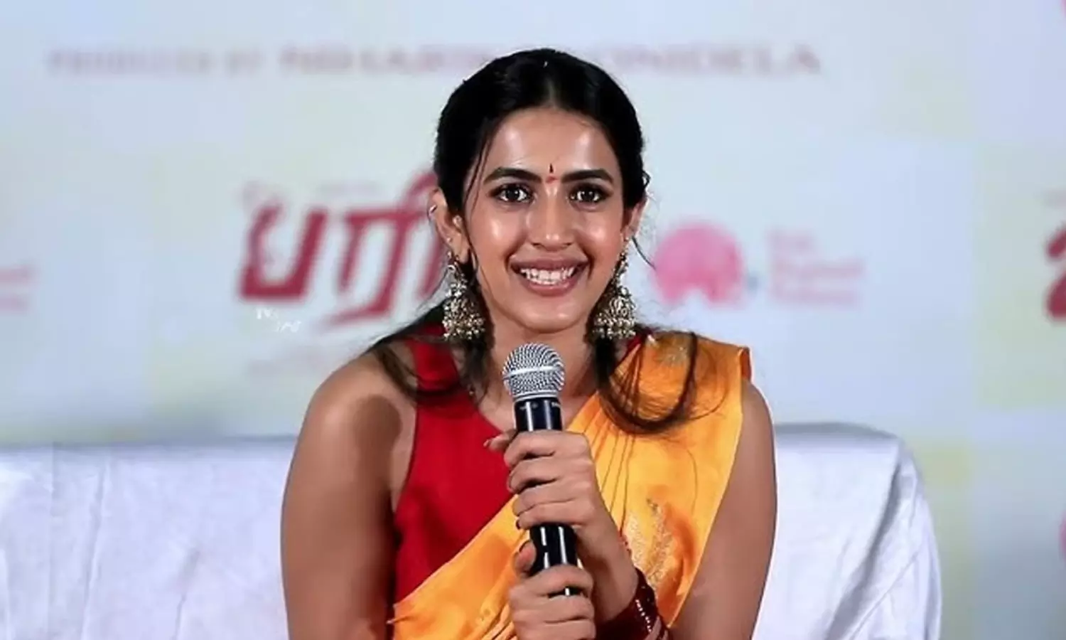 సంక్రాంతి 2027 బరిలో.. నిహారిక కొణిదెల క్లారిటీ సంక్రాంతి 2027 బరిలో.. నిహారిక కొణిదెల క్లారిటీ