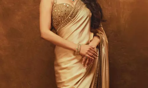Shruti Haasans Ethereal Saree Style