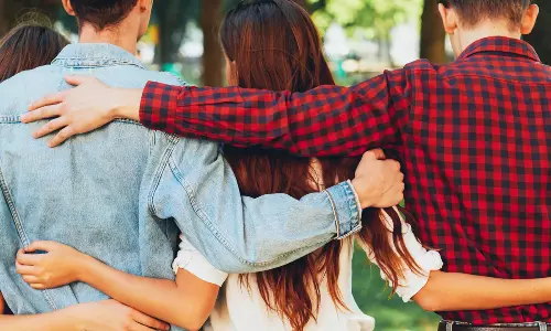 ఒకరికి పైగా రిలేషన్‌లు.. కొత్త తరం ప్రేమకు కొత్త నిర్వచనం