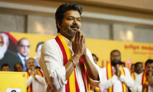 తమిళనాట విజయ్ శంఖారావం : 234 సీట్లలో ఒంటరి పోరు.. రెండు చోట్ల బరిలోకి దళపతి!