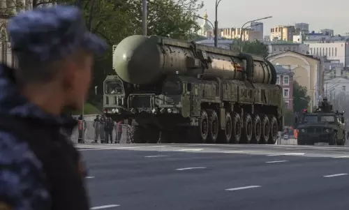 ట్రెండీ టాక్: ఇరాన్‌లో అణుబాంబ్ పేలితో హైద‌రాబాద్‌కు ముప్పు?