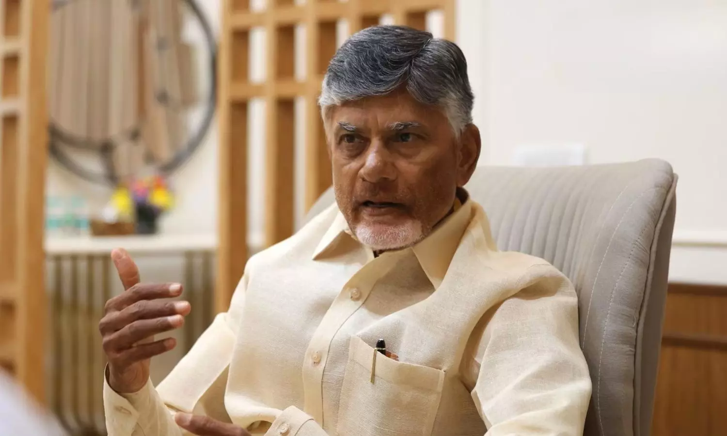 కార్యకర్తలకు టికెట్లు....టీడీపీ బంపర్ ఆఫర్ కార్యకర్తలకు టికెట్లు....టీడీపీ బంపర్ ఆఫర్