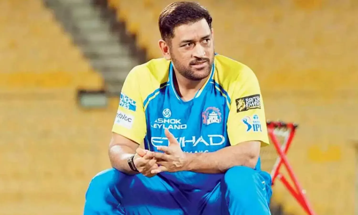 చెన్నైకి గట్టి ఎదురుదెబ్బ: ధోనీ దూరం.. సవాళ్ల మధ్య యెల్లో ఆర్మీ ప్రస్థానం!