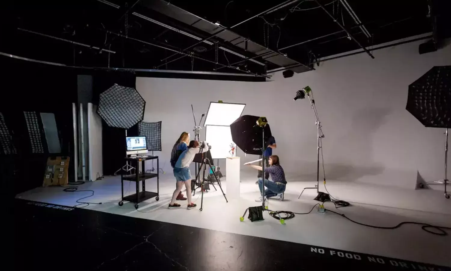 ఎందుకు నిబ్బా- నిబ్బీ సినిమాలు? ఏం లాభం? ఎందుకు నిబ్బా- నిబ్బీ సినిమాలు? ఏం లాభం?