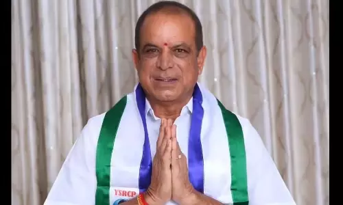 రాజు గారు రాజకీయం వదిలేశారా ?