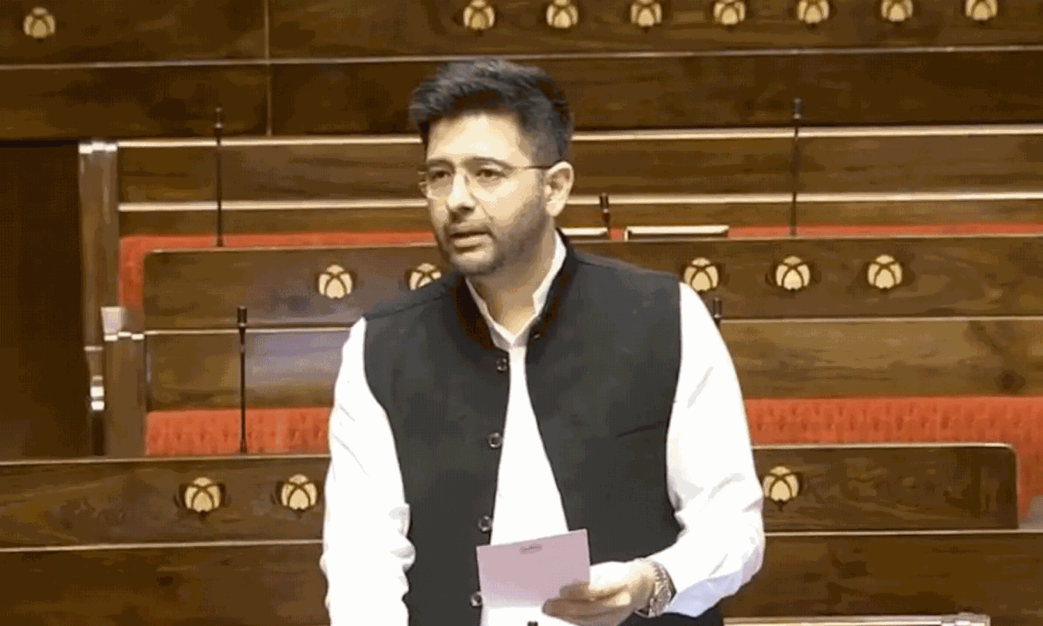 విమానయాన సంస్థలకు రాఘవ్ చద్దా సూటి ప్రశ్న.. అది తప్పక ఉండాలని డిమాండ్.. విమానయాన సంస్థలకు రాఘవ్ చద్దా సూటి ప్రశ్న.. అది తప్పక ఉండాలని డిమాండ్..