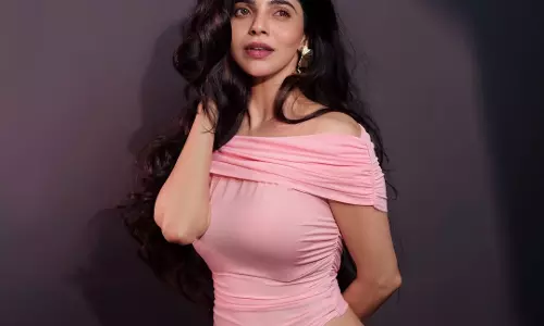 Divya Bharathi Pretty in Pink, Pure Elegance