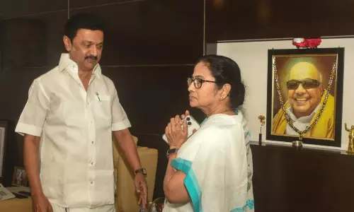 మమత స్టాలిన్ మళ్ళీ గెలిస్తే రాజకీయ ప్రకంపనలే !