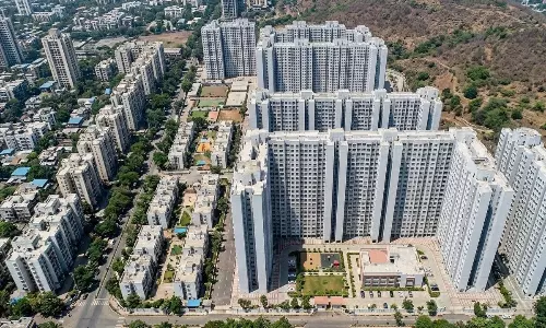 War Effect: Luxury Housing Real Estate Collapses?