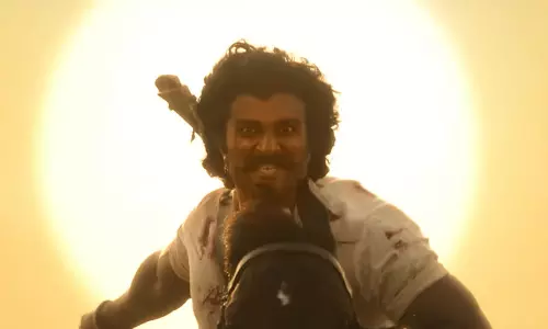 Vijay Devarakonda Enters On Horse, Slashes The Goons