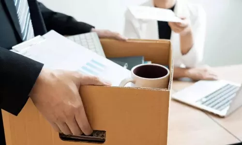 2025-26 Layoffs: How Many Lakhs Jobs Lost ?