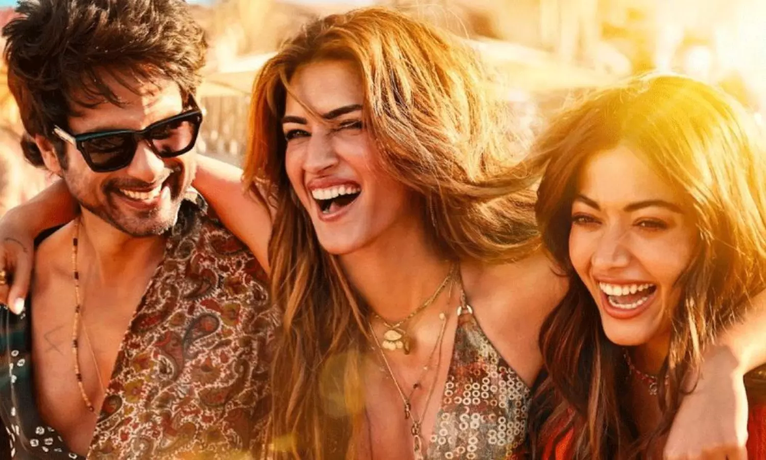 కాక్ టైల్ పార్టీలో మ‌స్త్ గా చిల్ చేస్తున్న ర‌ష్మిక‌