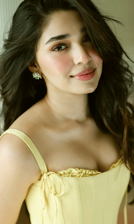 Krithi Shetty’s Butter-Yellow Look Feels Like Summer Dream