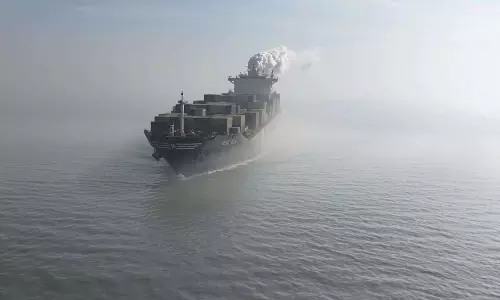 హర్మూజ్ జలసంధి వద్ద ఉన్న నౌకలెన్ని? ఏ దేశానివి ఎన్ని?