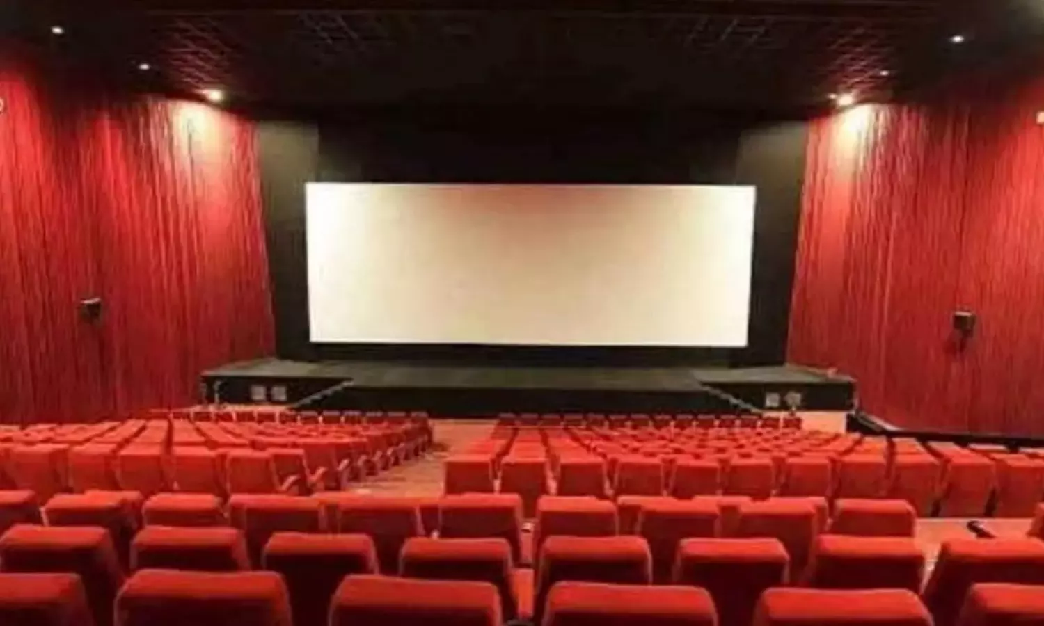 తెలుగు సినీ పరిశ్రమలో పర్సంటేజ్ సెగ.. గిల్డ్లో ముసలం! తెలుగు సినీ పరిశ్రమలో పర్సంటేజ్ సెగ.. గిల్డ్లో ముసలం!