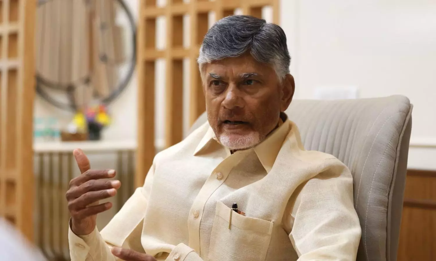 గ్రౌండ్ రియాల్టీ: బాబుకు పెద్ద కష్టం అవసరం లేదు బ్రో! గ్రౌండ్ రియాల్టీ: బాబుకు పెద్ద కష్టం అవసరం లేదు బ్రో!