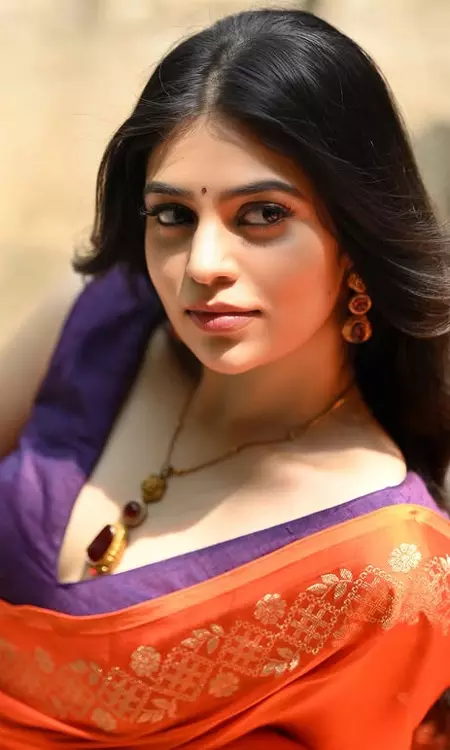 Bandhavi Sridhar’s Stunning Saree Elegance