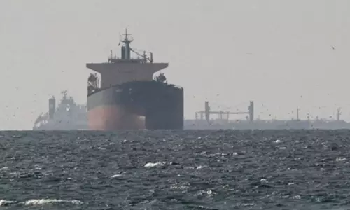 హర్మూజ్ సముద్రంలో బాంబులు  అలానే ఉంచి.. గేమ్ ఆడుతున్న ఇరాన్