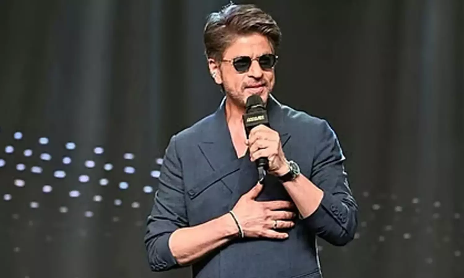 మొత్తానికి షారుక్ ఖాన్ త‌ప్పించుకున్నాడు