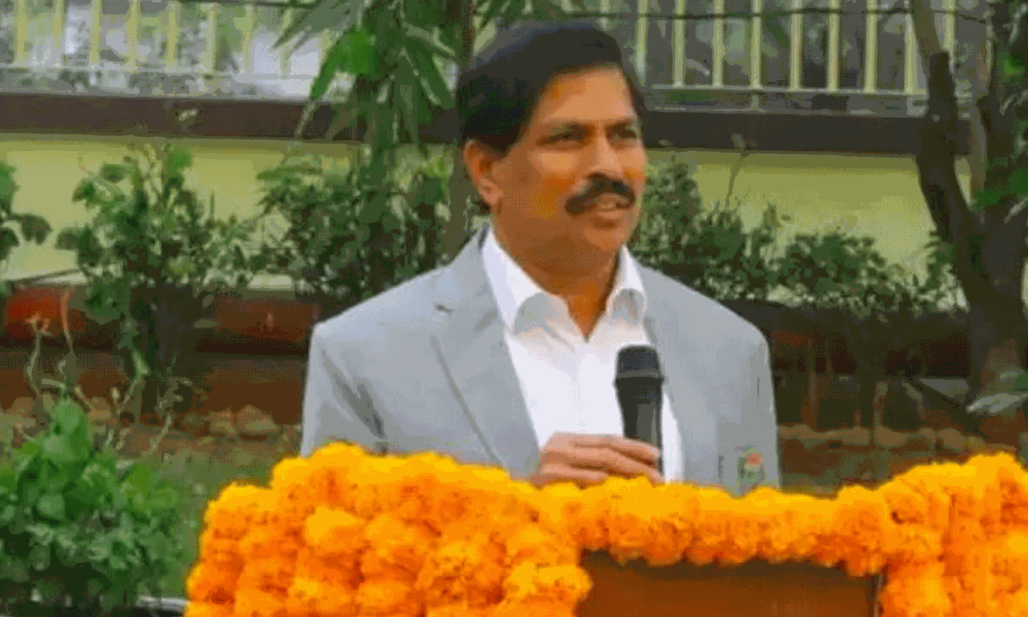 ‘బాగా సంపాదించి చక్కగా పన్ను కడితే సమస్యలకు చెక్’