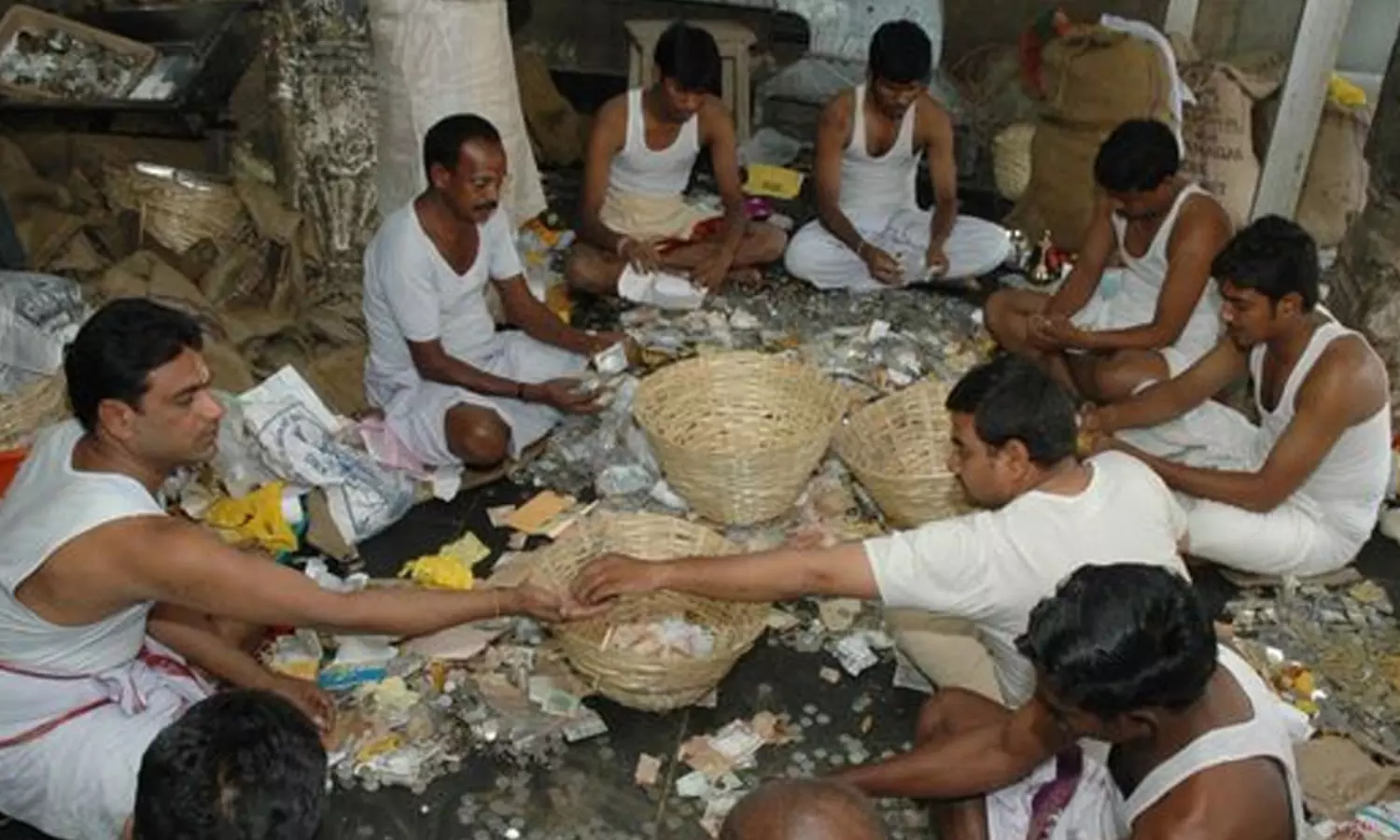 శ్రీవారికి శఠగోపం! ఇదేం భక్తి గోవిందా?