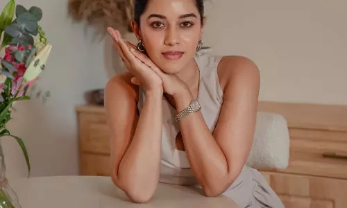 Mirnalini Ravi Radiates Elegance in Soft Floral Frames